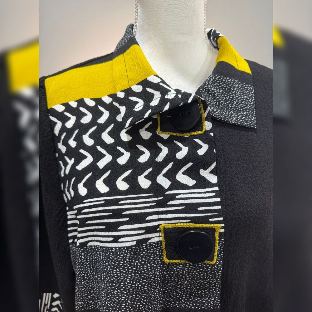 B/W Abstract Colorblock Button-Down Top Size M EUC - Picture 3 of 8